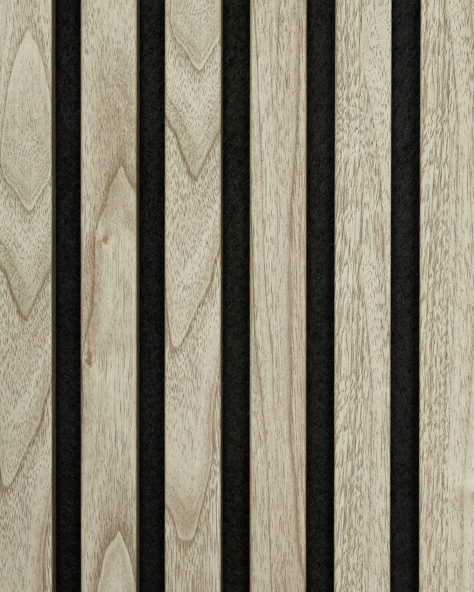 Nærbilde av Akupanel Akustikkpanel-prøve i Weathered Oak fra WoodUpp, som viser vertical trespiler med naturlig årestruktur i en nordisk, minimalistisk stil.
