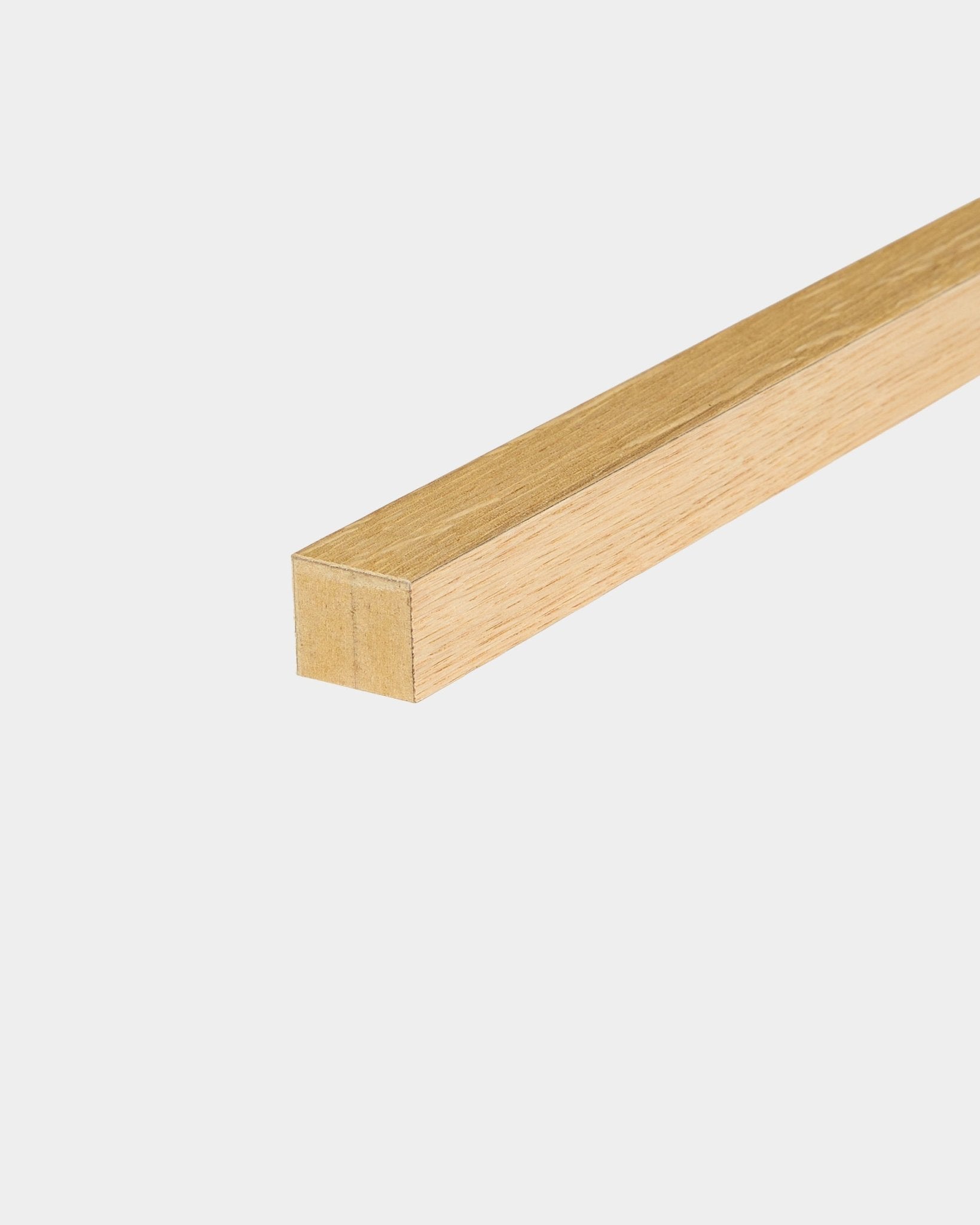 WoodUpp endelamell i rustikk natural oak, 2,2 cm, laget for Akupanel Akustikkpanel eller MDF-ramme Montering, vist mot en enkel hvit bakgrunn.