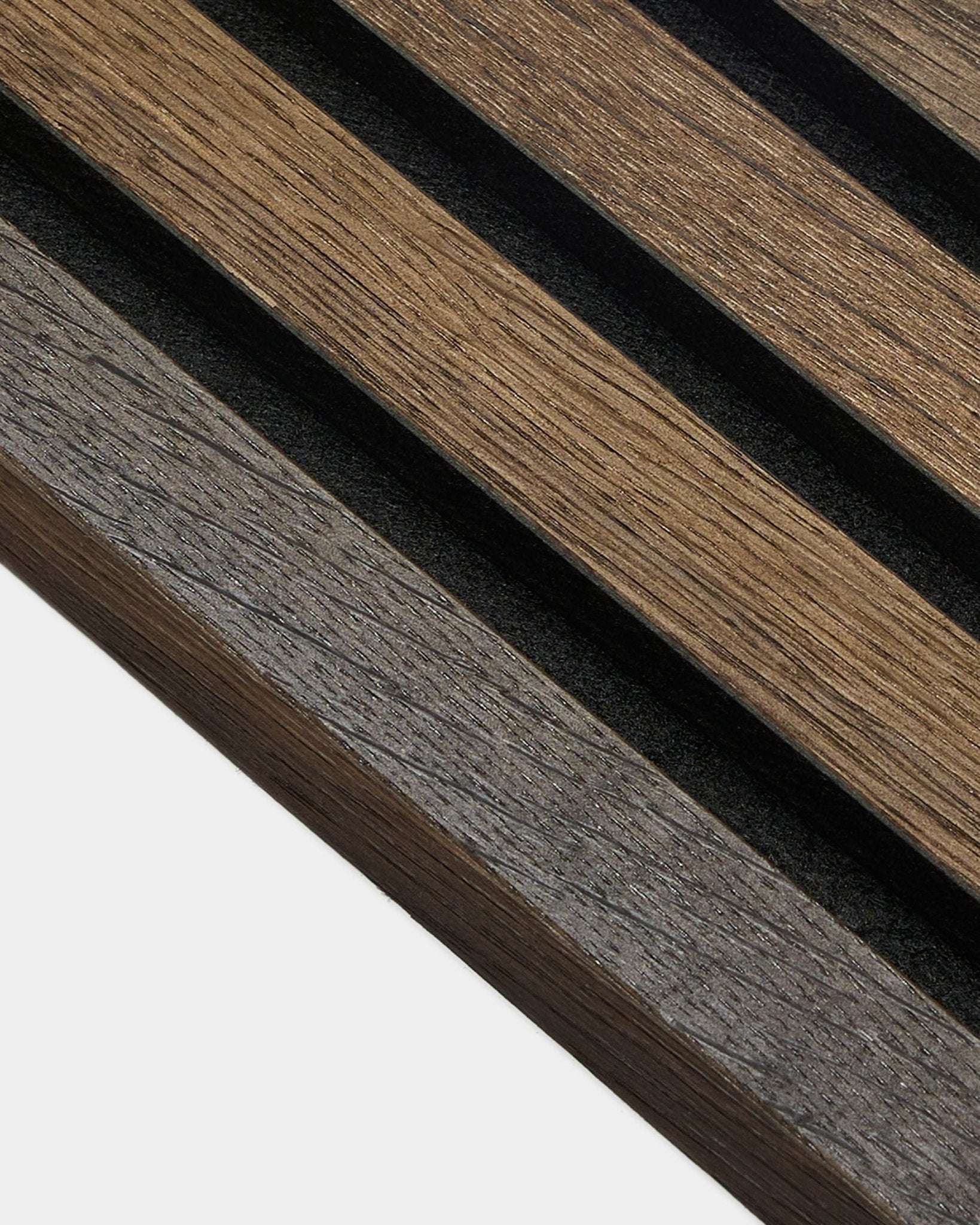 Nærbilde av 2,2 cm rustic smoked oak end lamella fra WoodUpp, som fremhever trestrukturen og passer til Akupanel Akustikkpanel Montering.
