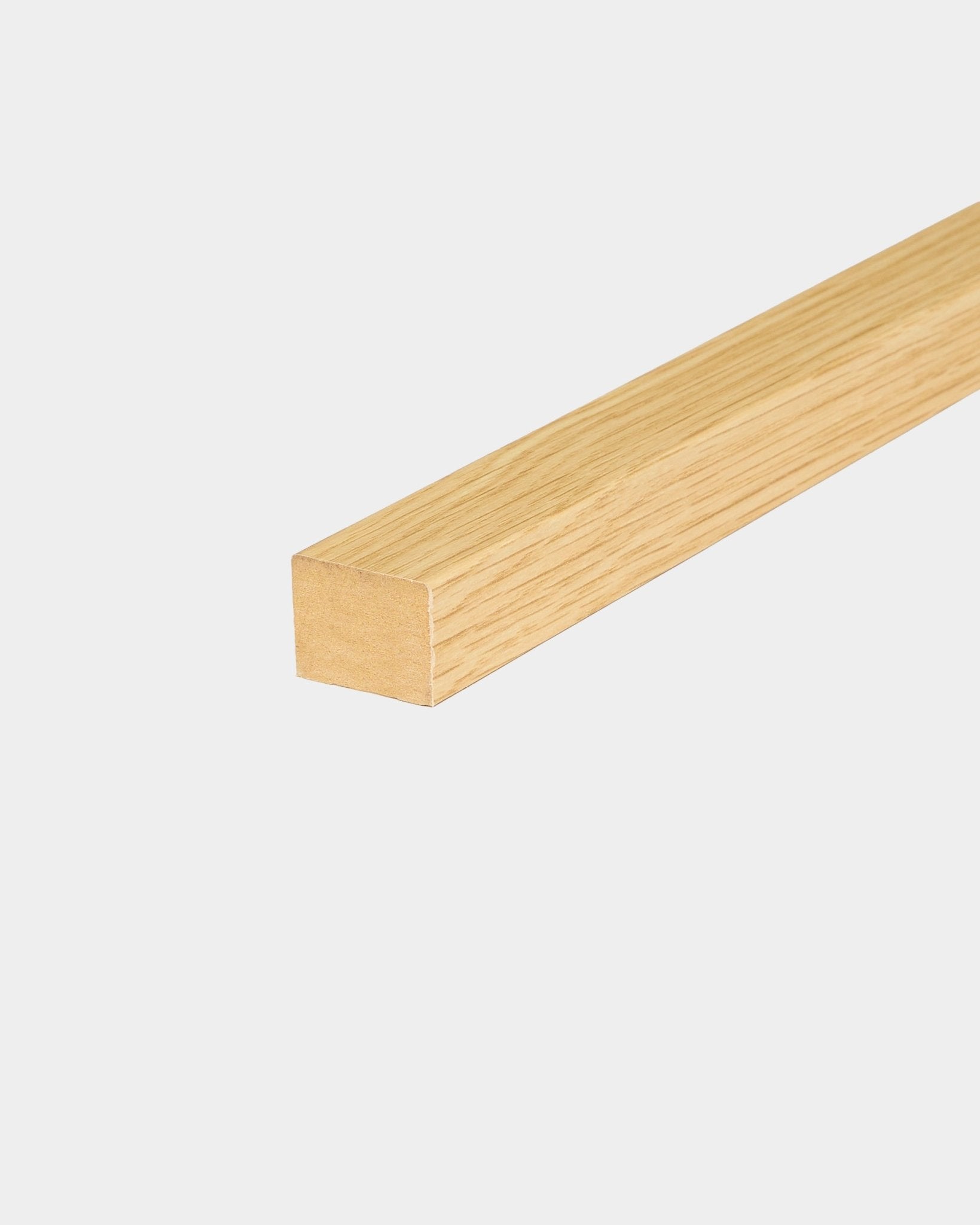 WoodUpp Southern Oak endelamell, 2,2 cm tykk, designet for MDF-ramme Montering, vist mot en ren hvit bakgrunn.