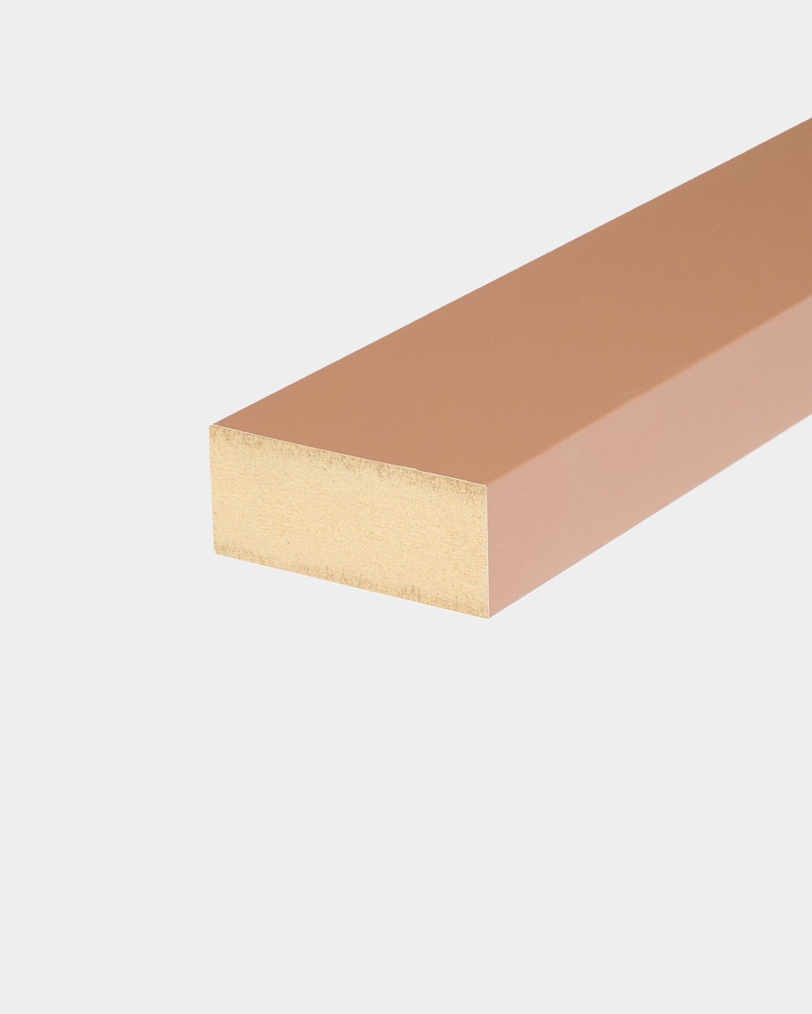 WoodUpp End Lamella Clay (6,7 cm) Akustikkpanel-tilbehør med glatt overflate, utviklet for MDF-ramme eller Akupanel Montering, vist mot hvit bakgrunn.