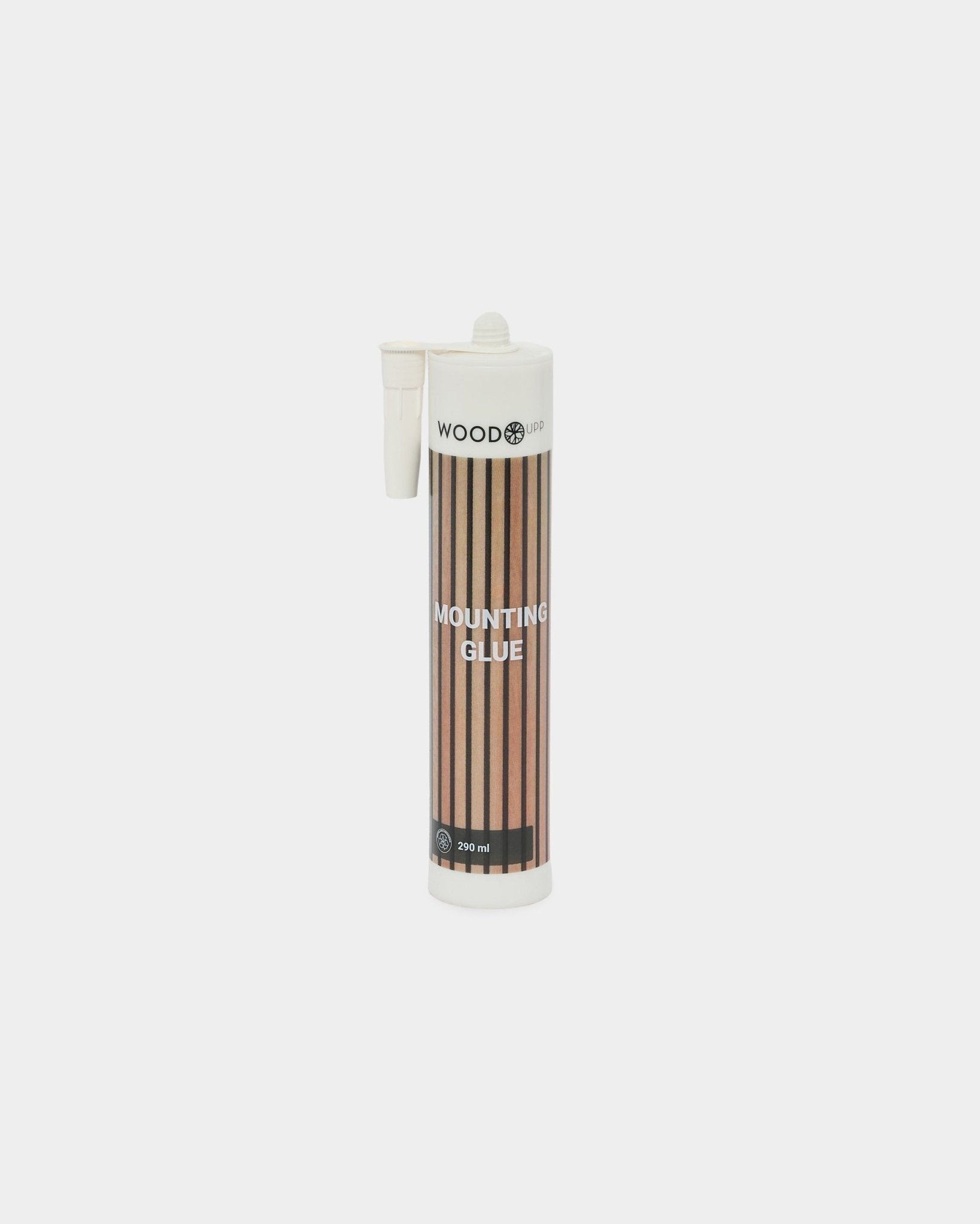 290 ml tube med WoodUpp monteringslim med en brown-stripet etikett og påføringsdyse, utformet for sikker Montering av Akupanel akustikkpaneler.