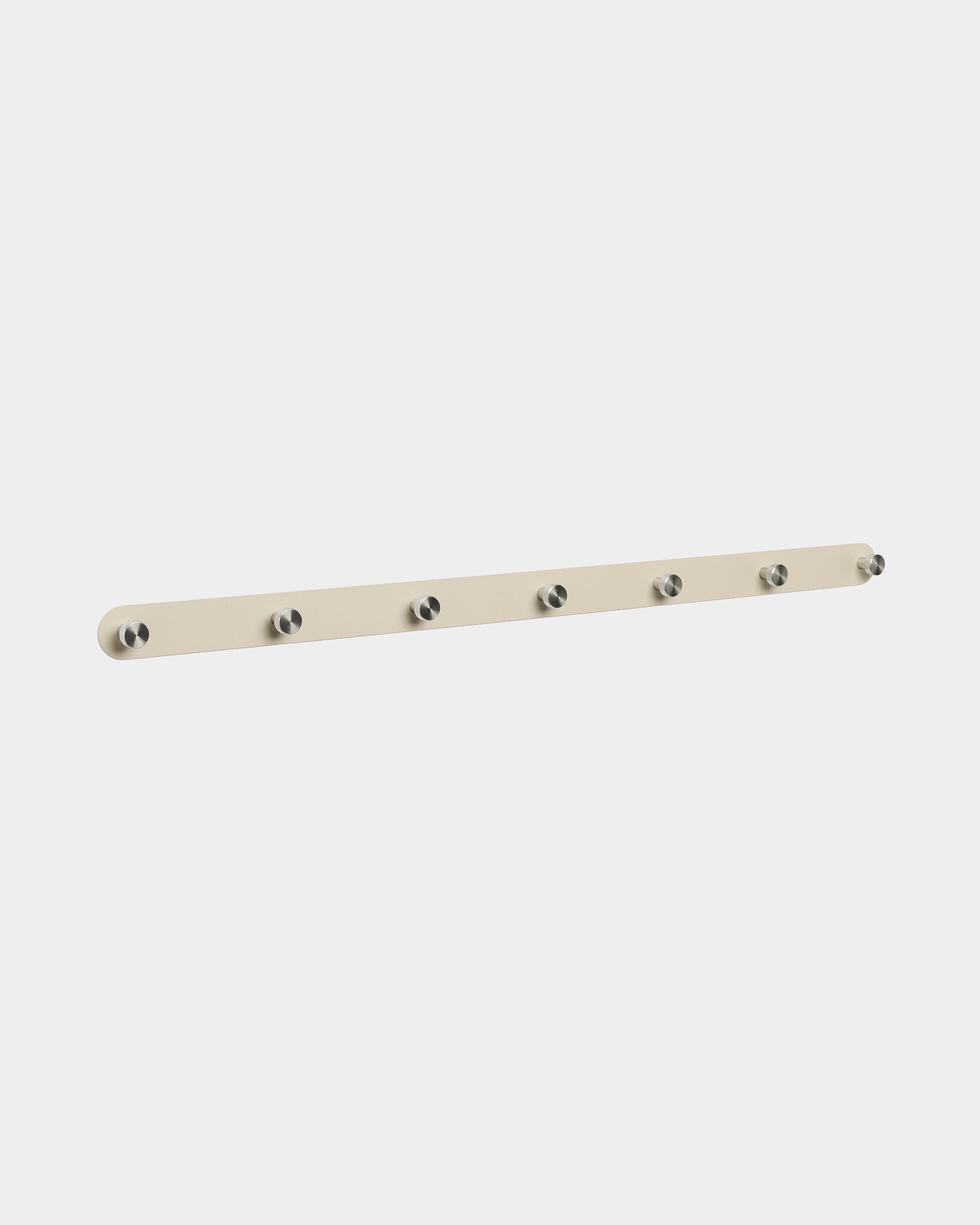 WoodUpp Norr knaggrekke i beige og rustfritt steel med 7 kroker, laget for veggmontert organisering i entréer, i en minimalistisk nordisk stil.