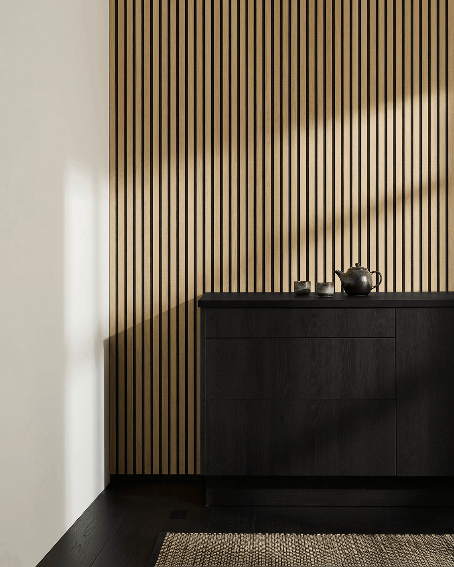 Akupanel | Akustikkpanel / Naturlig tre, klassisk eik, svart MDF, svart filt, 300 x 60 cm 